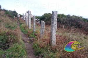 Pad naar Castancoli, trekkingroute door de granieten straten