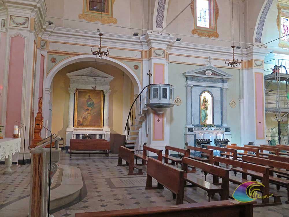 Nis rechts van de Marciana Marina-kerk