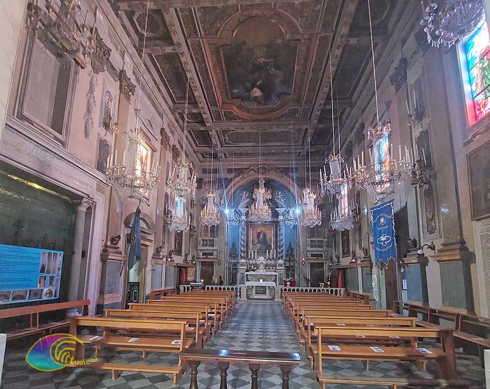 Interieur van de Santissimo Sacramento-kerk in Portoferraio