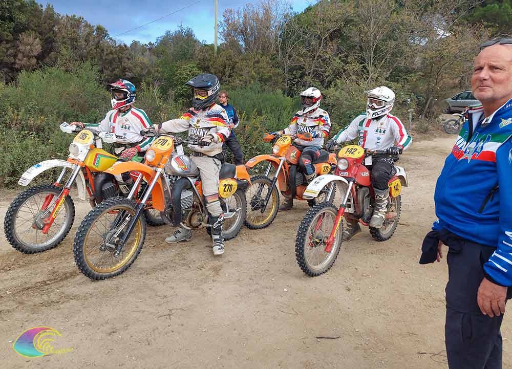 Centauri klaar bij de ingang van de PS 'Salicastro' 195 Bernardi Cesare Moto Club Sorci Verdi Puch Frignerio 175 - 270 Ruger Manuel Moto Team Duitsland Kramer 400 - 272 Althaus Jurgen Motorfiets team Duitsland Kramer 410 - 142 Signorelli Angelo Moto Moto Churci Vantic Motor 75