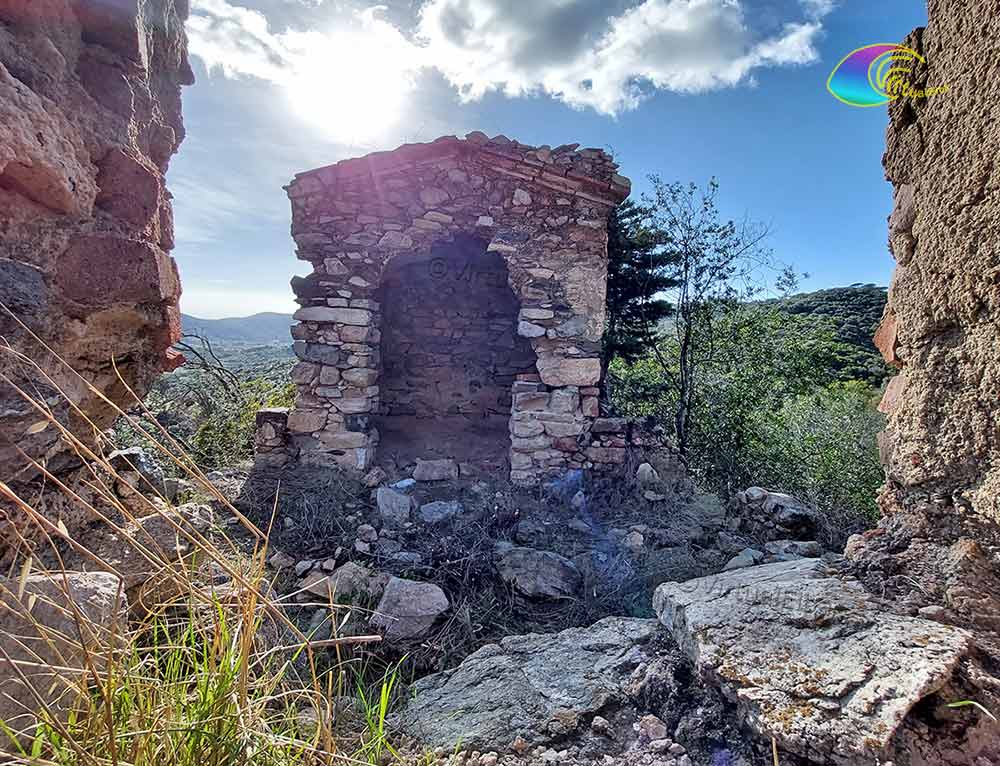 Kerk van SS. Trinità aan de oude weg die naar Sant'Ilario leidt, genaamd della Scorcia