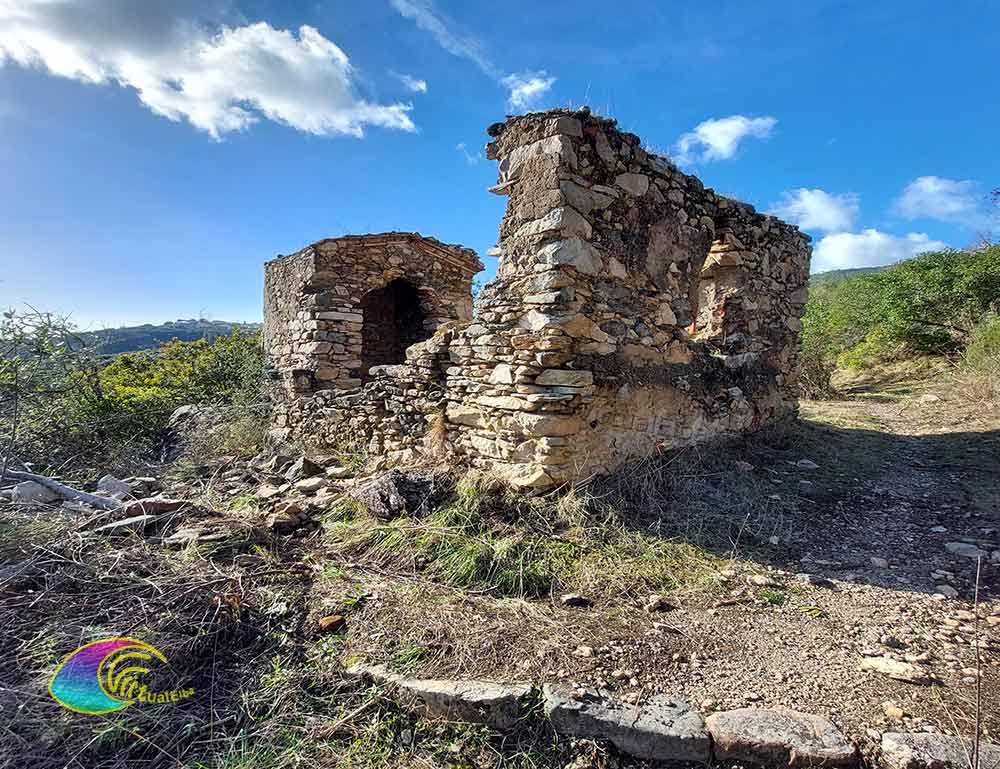 Kerk van SS. Trinità aan de oude weg die naar Sant'Ilario leidt, genaamd della Scorcia