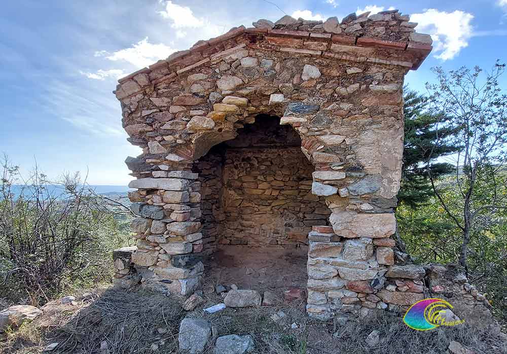 Kerk van SS. Trinità aan de oude weg die naar Sant'Ilario leidt, genaamd della Scorcia