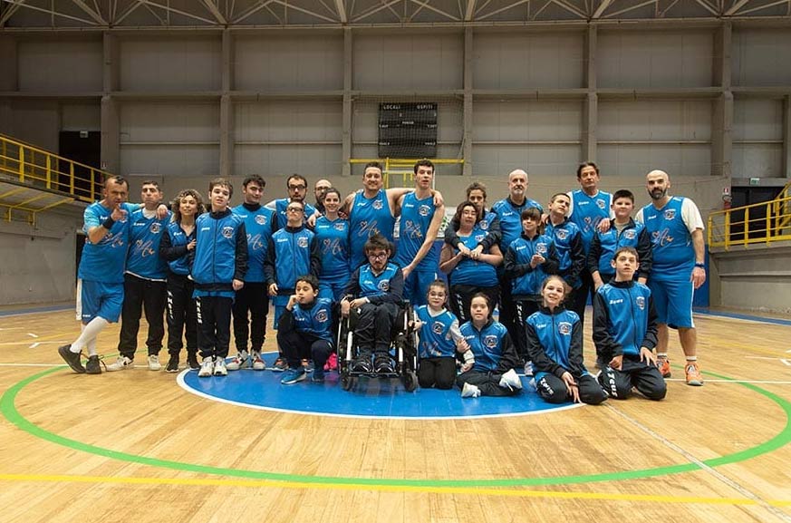 Groepsfoto Elba Baskin - Vereniging laten we elkaar op verschillende manieren ontmoeten