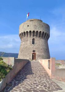 Haventoren op Capraia-eiland